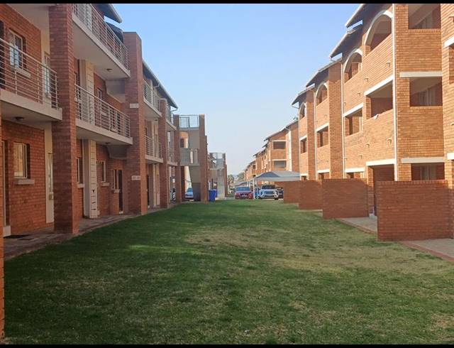 2 BEDROOM APARTMENT FOR SALE IN STONERIDGE